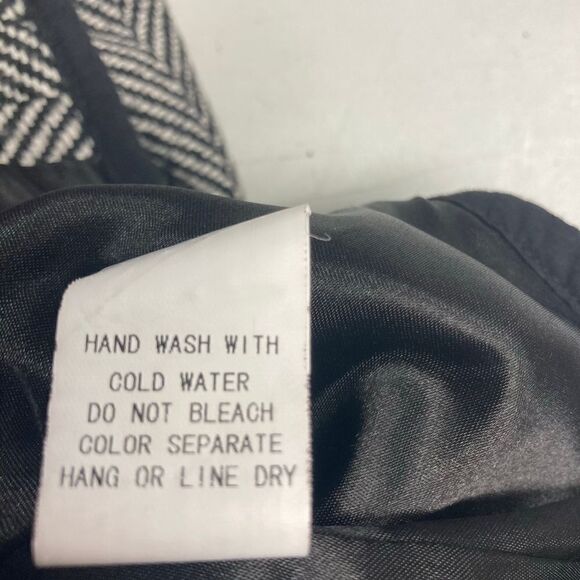 HONEY PUNCH Herringbone Vest Size Medium Black & White‎ - Picture 4 of 8